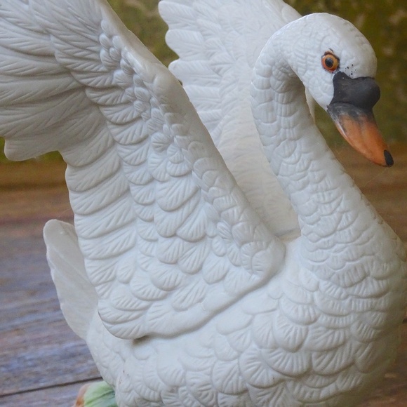 Broken Wing Ceramic Swan Lake Figurine Whimsical Spring Animal VTG Home Decor - Picture 2 of 8